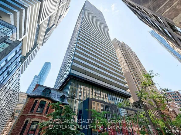 15 Grenville St #1702, Toronto, ON M4Y 0B9
