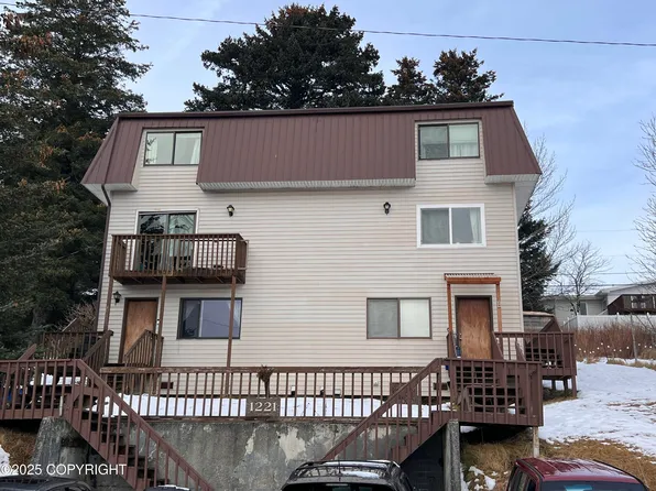 1221 Larch St, Kodiak, AK 99615