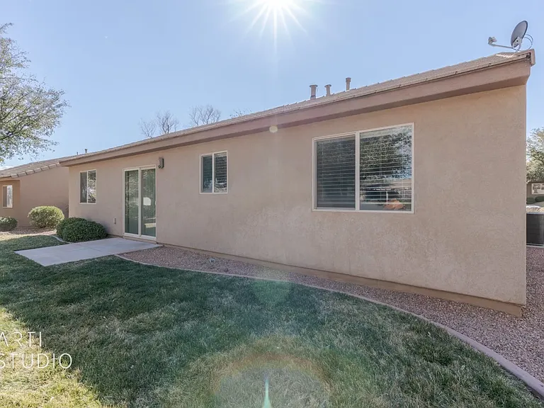245 S 300 W — Photo 20