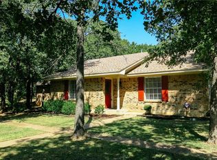 705 Blackjack Rd, Valley View, TX 76272