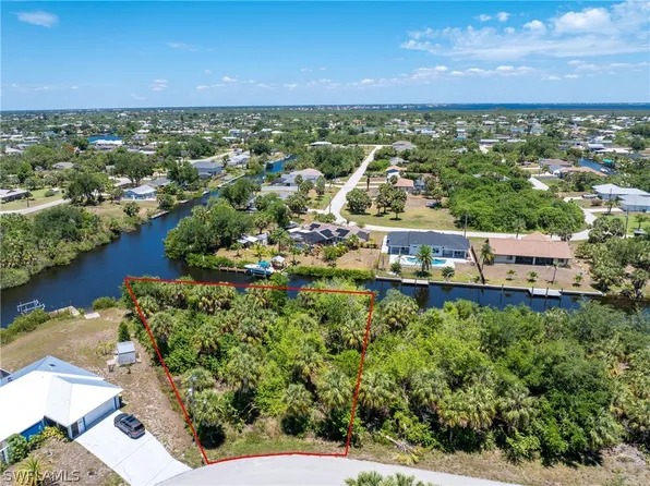 18622 Van Nuys Cir, Port Charlotte, FL 33948