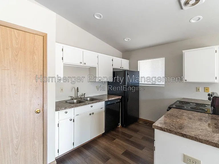 1501 N Regal St #1501 — Photo 2