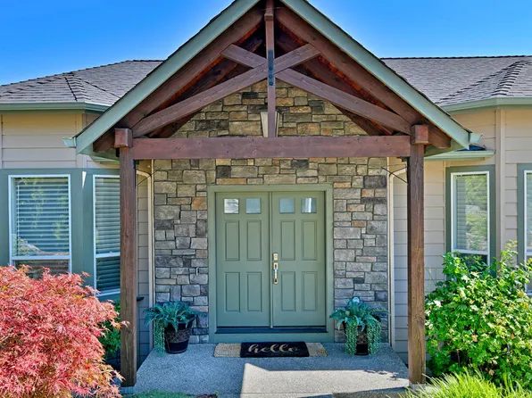 1893 NW Sunview Pl, Grants Pass, OR 97526