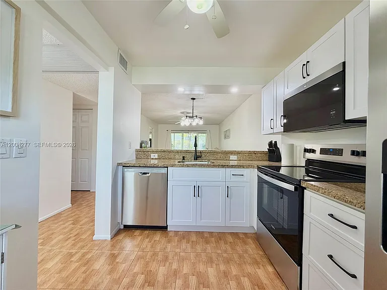 1203 Bahama Bnd #G1 — Photo 6