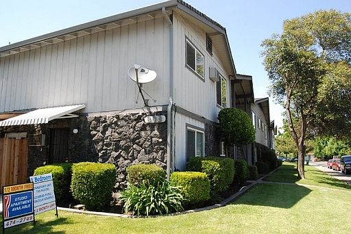 1st image of 303 W Ben Holt Dr APT 1