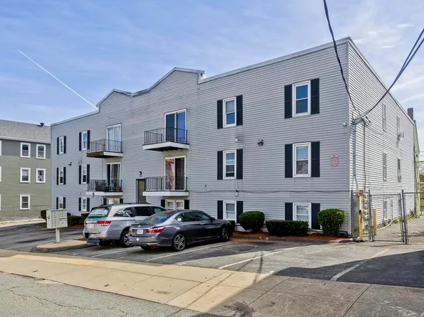 526 3rd St, Fall River, MA 02721