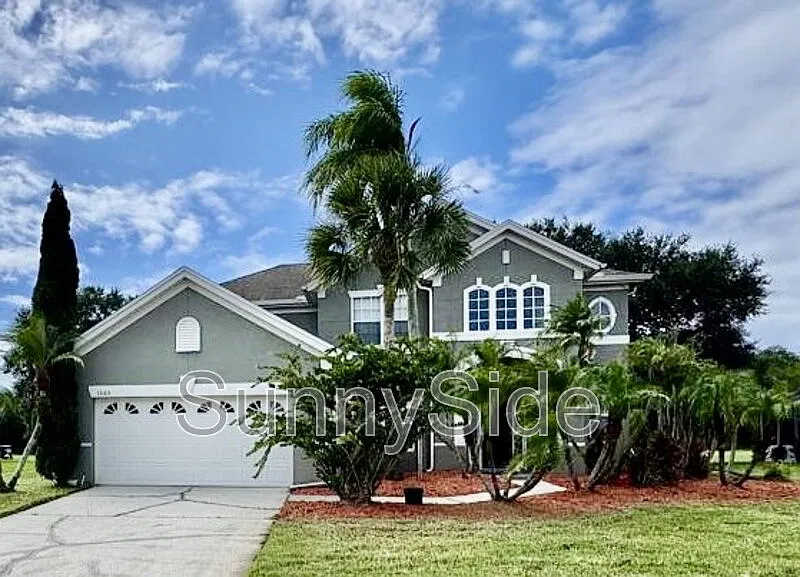 3 bed, 2.5 bath, 2829 sqft, $2,600 — Photo 1