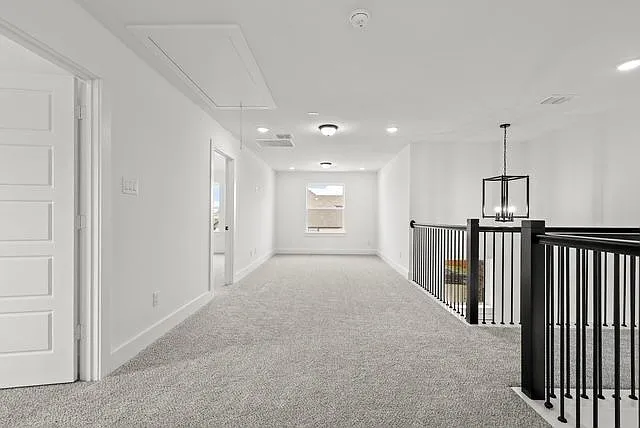 521 Silbury St — Photo 13