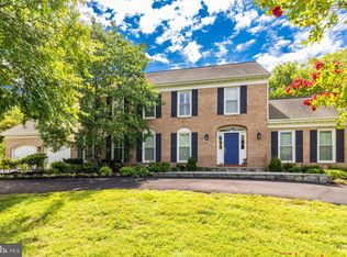 8421 Holly Leaf Dr, Mc Lean, VA 22102