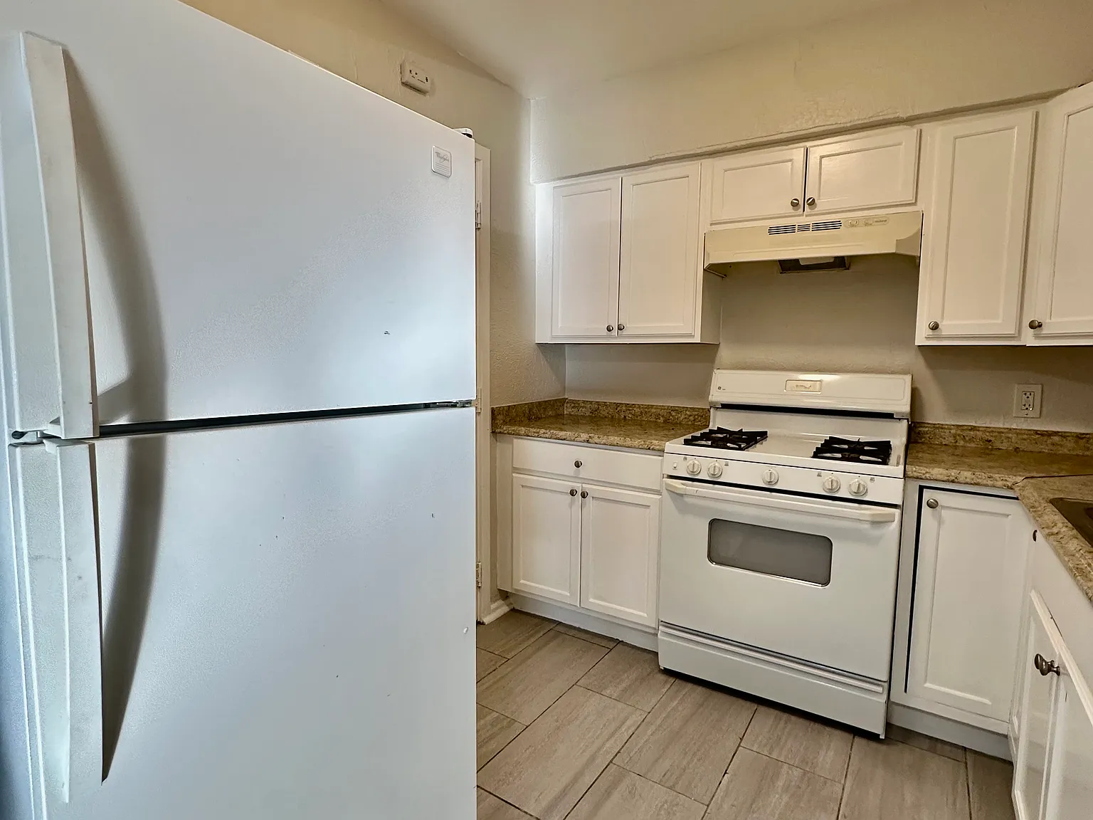 2 bed, 615 sqft, $1,350 — Photo 3
