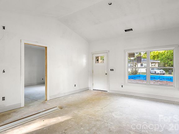 3rd image of 605 Huron St