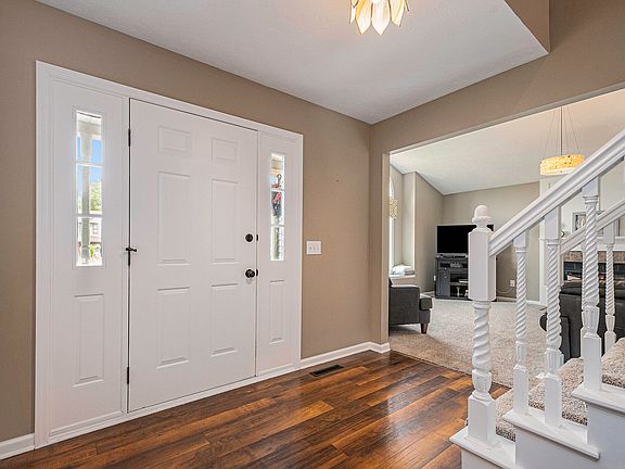 5th image of 7165 Rolling Hills Dr