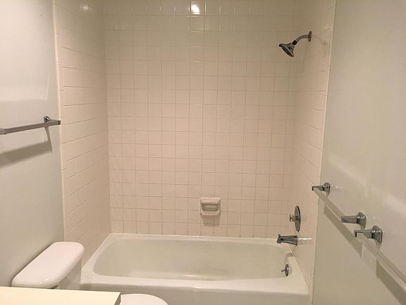 3rd image of 5815 Floyd St
