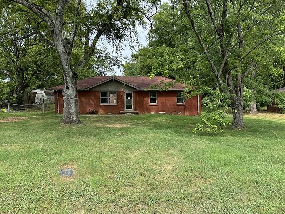 3rd image of 319 Holston Dr