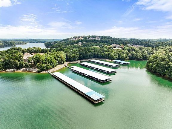 4th image of 3525 Water Front Dr