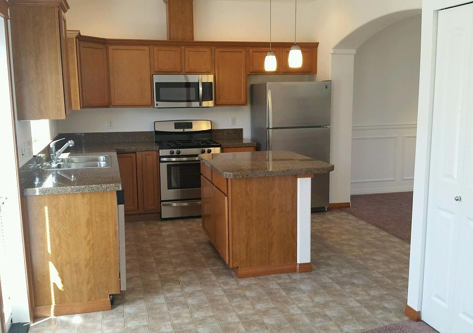 2nd image of 2901 Belmonte Ln