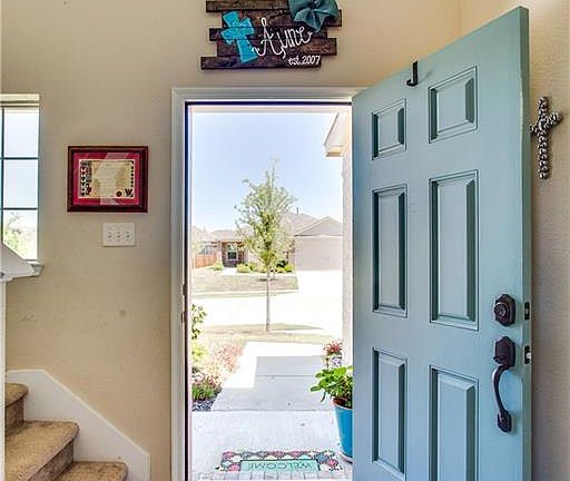 3rd image of 419 Paddock Ln