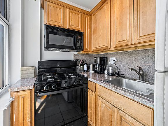 5th image of 35 Essex St #D