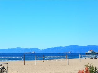 217 14th St APT B, Manhattan Beach, CA 90266