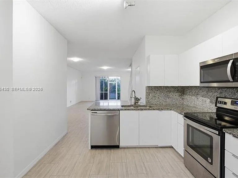 2066 Madeira Dr #Townhouse 2066 — Photo 18