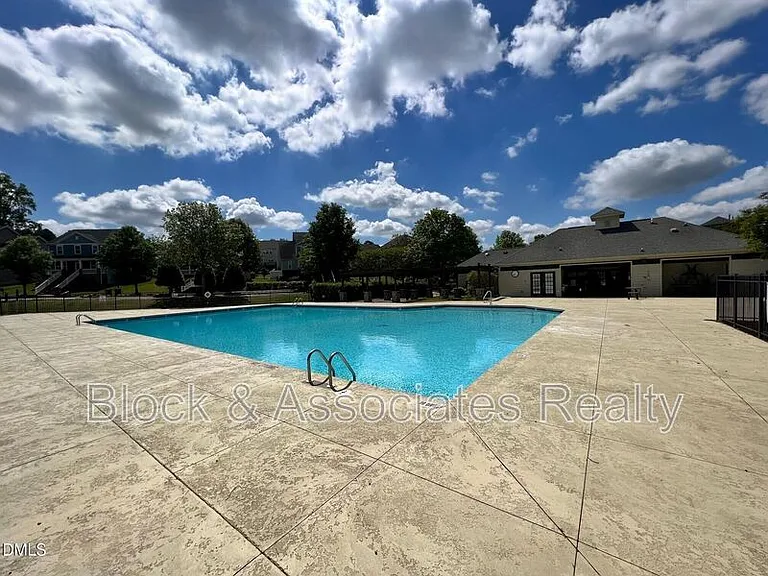 537 Austin View Blvd — Photo 40