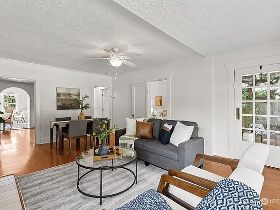4th image of 1317 Tullis Street NE