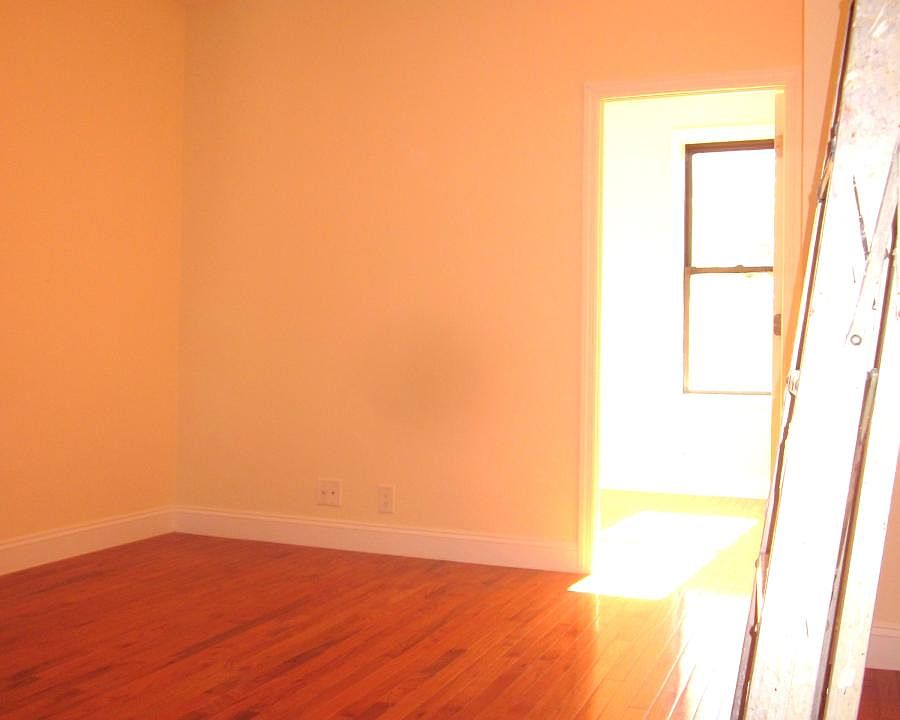 2nd image of 224 E 28th St APT 5C