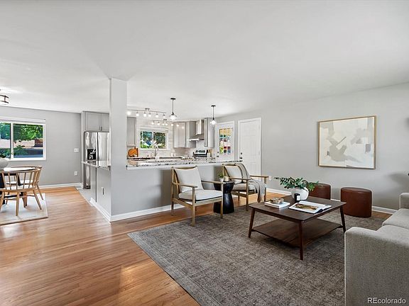 5th image of 2552 Newcombe Street
