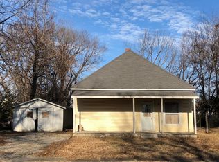 323 9th St, Chelsea, OK 74016