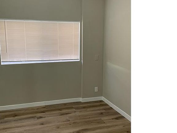 4th image of 707 W 48th St #7075