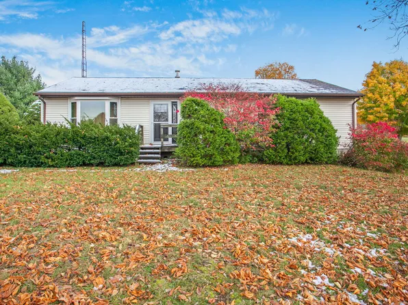 15281 Mead Rd, Buchanan, MI 49107