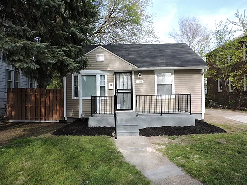 3131 Williams St Photo 1