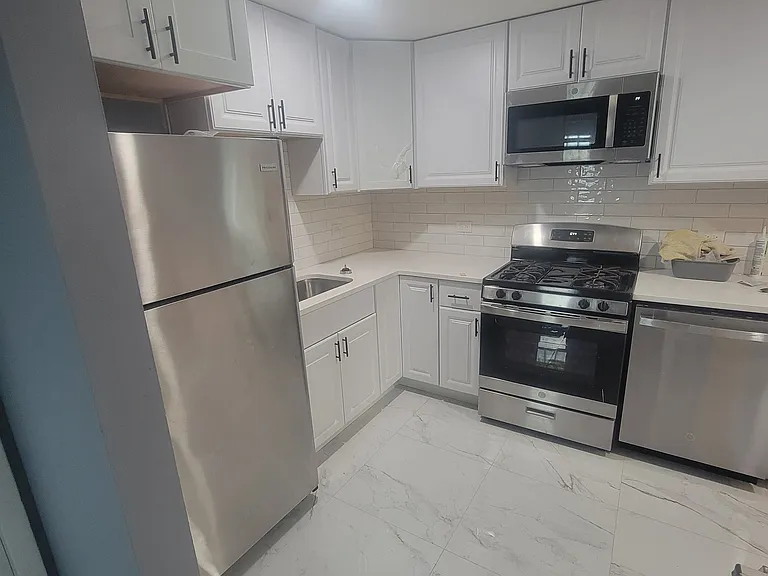 4250 W Lawrence Ave #2W — Photo 7