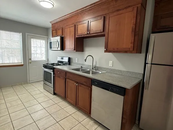 GREGORY, 202 E Gregory Blvd, Kansas City, MO 64114