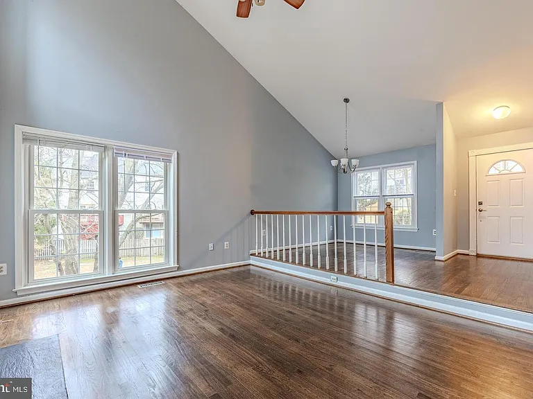 8200 Maple Ridge Ave — Photo 6