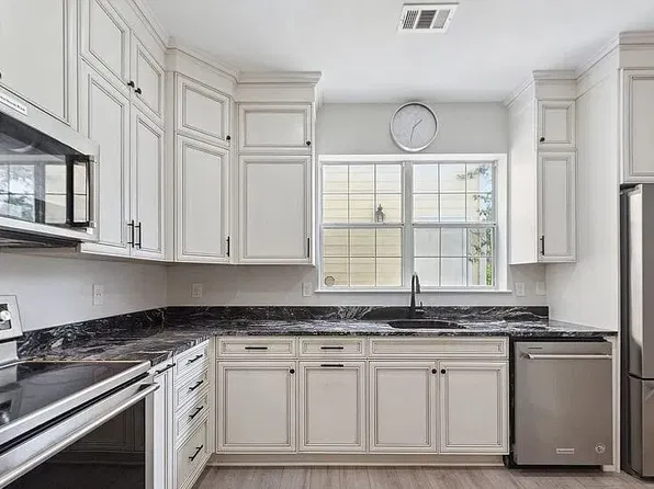 4585 Great Oak Dr, North Charleston, SC 29418