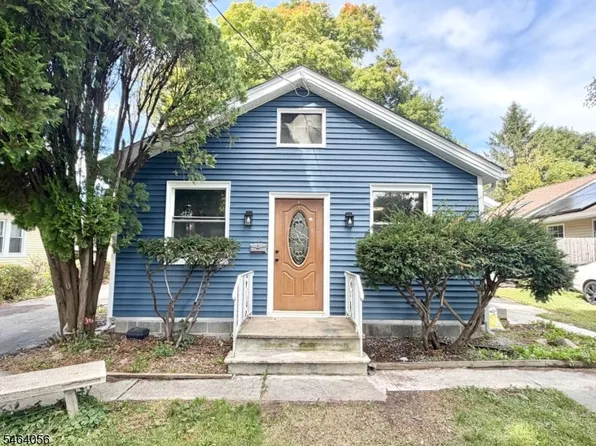 16 Stonewald Rd, Budd Lake, NJ 07828