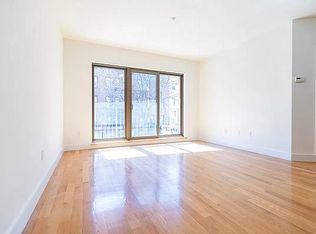 189 Huron St APT 2F, Brooklyn, NY 11222