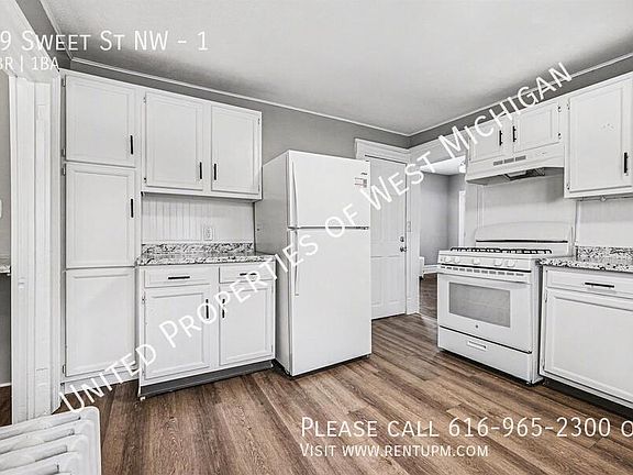 3rd image of 19 Sweet St NE #1