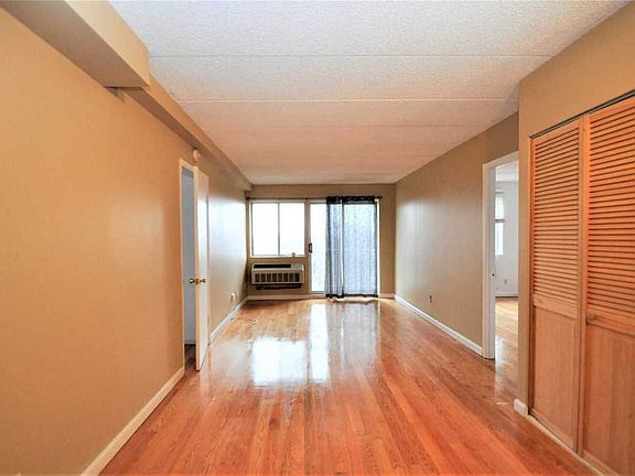 2nd image of 7601 113th St APT 6A