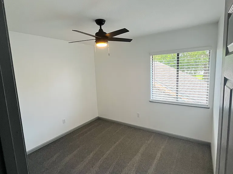 Guest bedroom #1