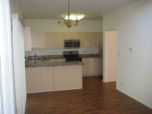 4th image of 349 W Pointe Dr #349