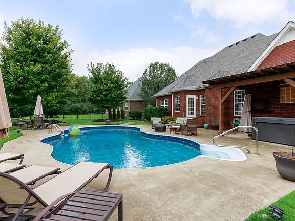 5th image of 3515 Salem Cove Ln
