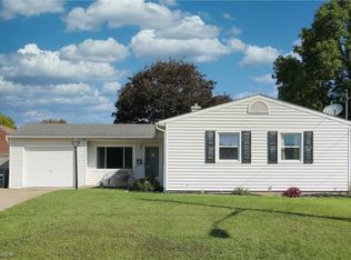 2453 Benton St, Akron, OH 44312