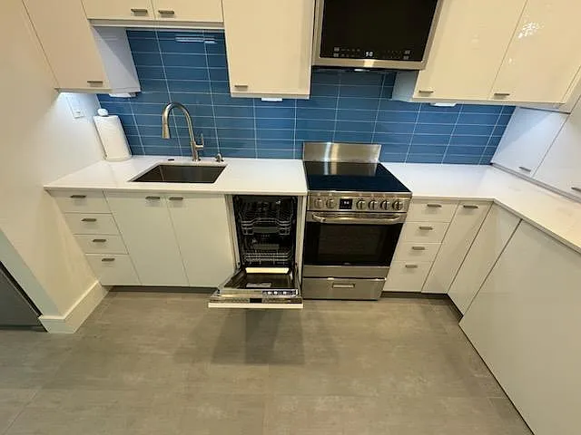 499 1st St S #202 — Photo 5