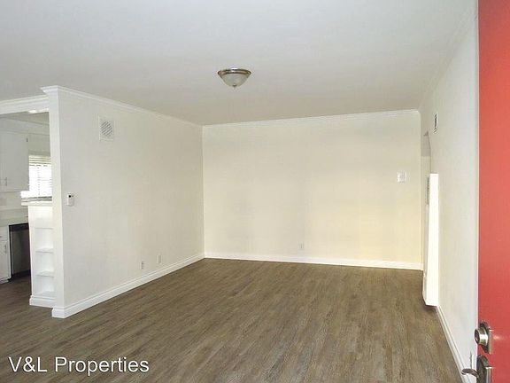 4th image of 1243 Armacost Ave APT 1