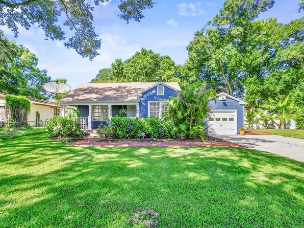922 W Candlewood Ave, Tampa, FL 33603