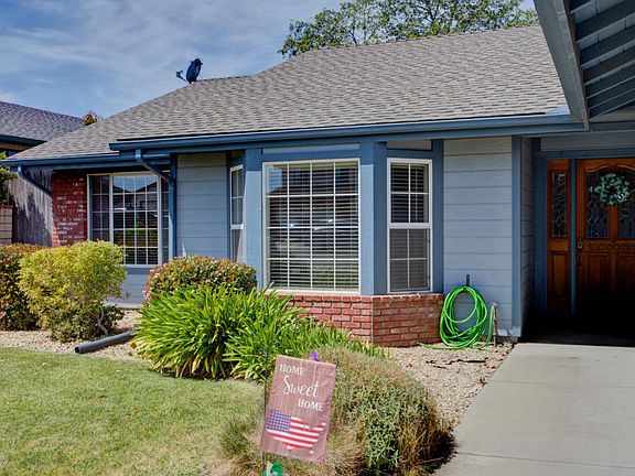 3rd image of 3121 S Bunfill Dr