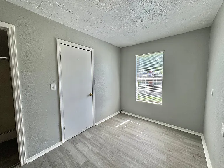 1501 SW 30th St — Photo 14