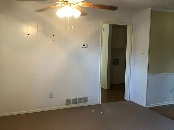 2nd image of 613 Smith Ter #2
